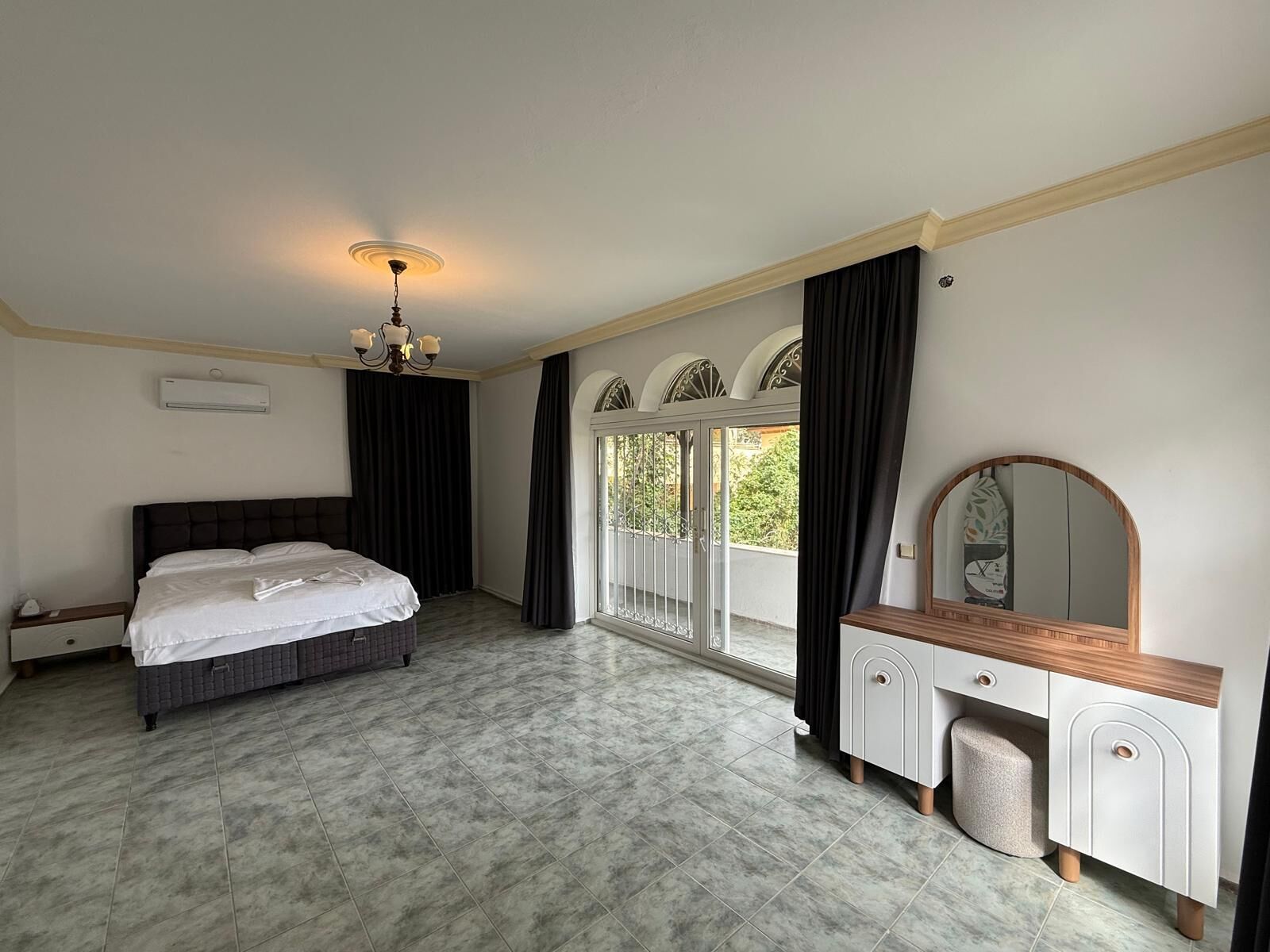 Iron/ironing board, free WiFi