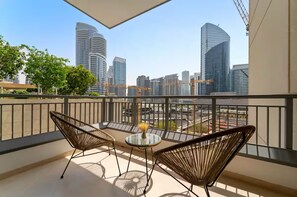 Comfort Apartment, Balcony, City View | Balcony - Lux Upscale Living Walk to Dubai Mall (Dubai)