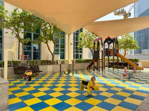 Children’s play area – outdoor - Lux Upscale Living Walk to Dubai Mall (Dubai)