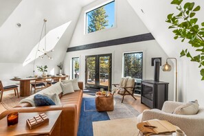 TV, fireplace - Sauna, Hot Tub, Theater, A Frame near Breckenridge (Fairplay)