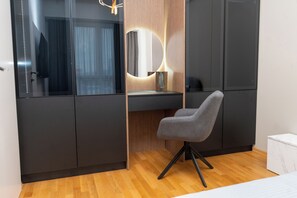 Silitysrauta/-lauta, ilmainen Wi-Fi, vuodevaatteet