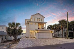 Exterior - Luxury Family Laguna Sunrise - Golf Cart - Pool - Beach (Panama City Beach)