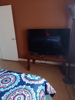 WiFi, bed sheets - Perfect 1-bedroom apartment with AC in welcoming Titusville (Titusville)