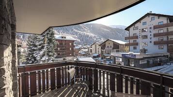 Superior Apartment, Mountain View | Terrace/patio