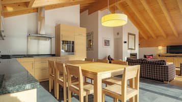 Superior Penthouse, Mountain View | Private kitchen | Fridge, microwave, oven, stovetop