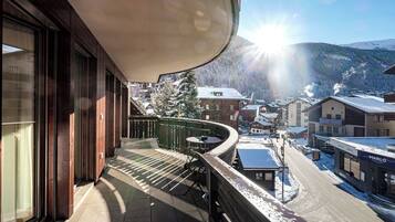 Leilighet – superior, fjellutsikt | Terrasse/patio