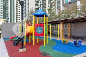 Zona de juegos infantil al aire libre