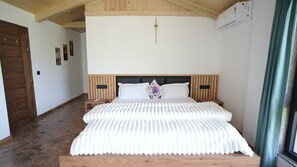 Iron/ironing board, Internet, bed sheets - Escape to Amber Moon – Private Luxury Villa in Kumarhatti (Dharampur)