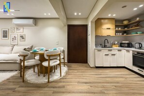 Basic-Apartment | Eigene Küche | Kühlschrank, Mikrowelle, Ofen, Herdplatte