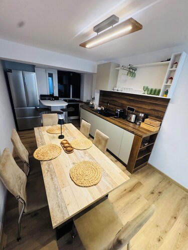 Cozy 2-bedroom apartment in marvelous Craiova with AC