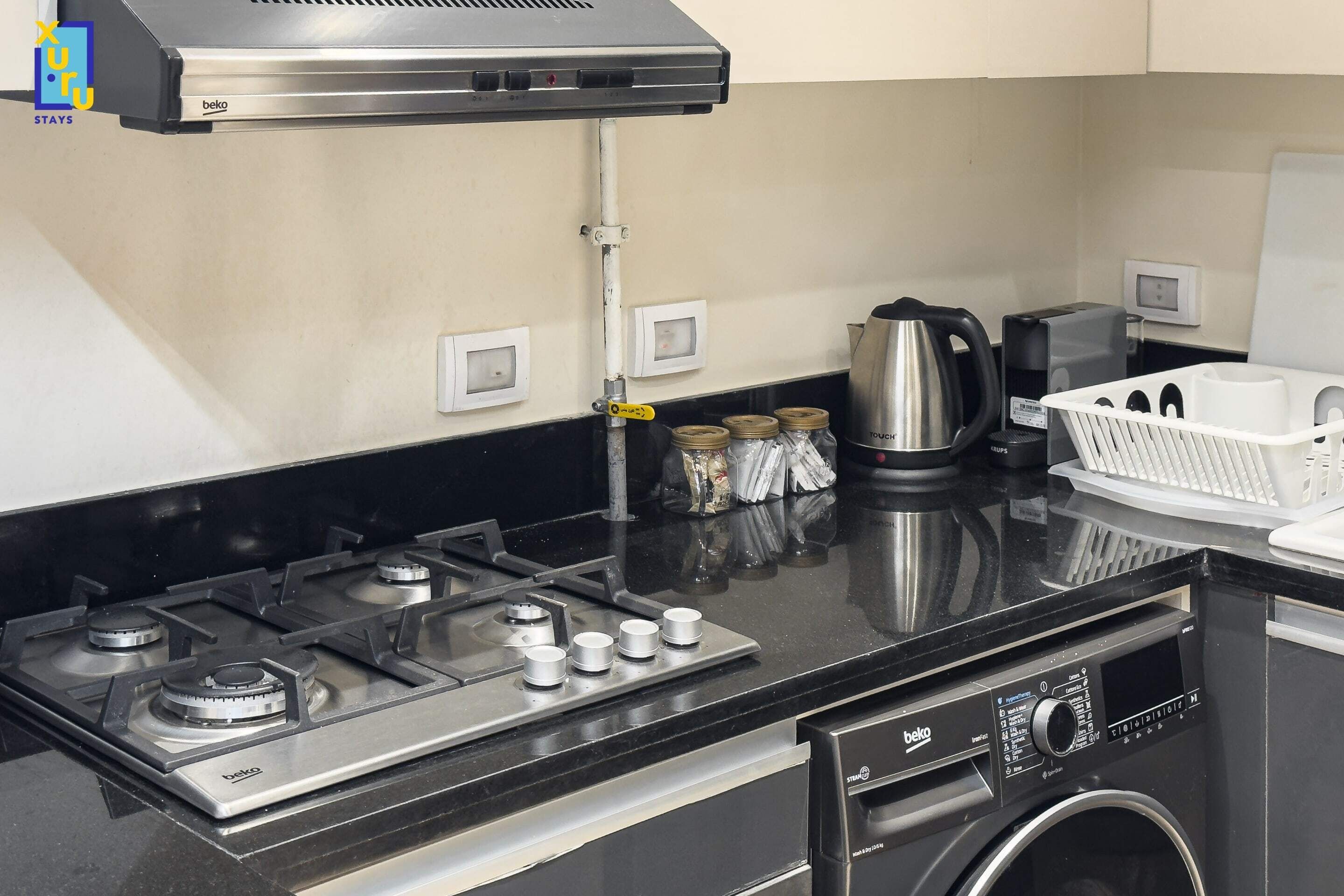 Basic Apartment | Private kitchen | Fridge, microwave, oven, stovetop