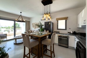 Basic Apartment | Private kitchen | Fridge, microwave, oven, stovetop - Genial 2bdr @ Swan Lake El Gouna (El Gouna)