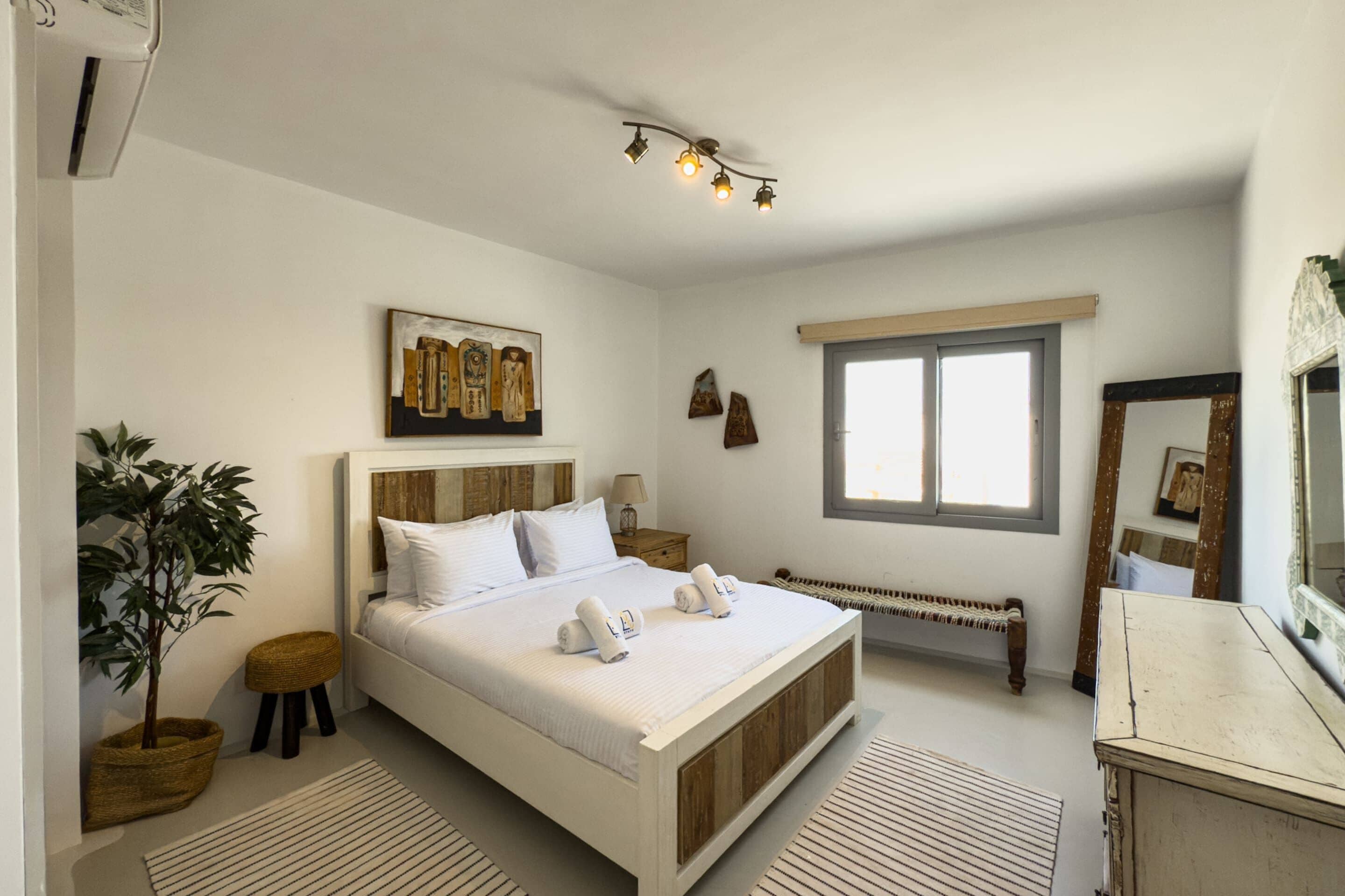 เบสิกอพาร์ทเมนท์ | 2 ห้องนอน, เตารีด/โต๊ะรีดผ้า, ผ้าปูที่นอน