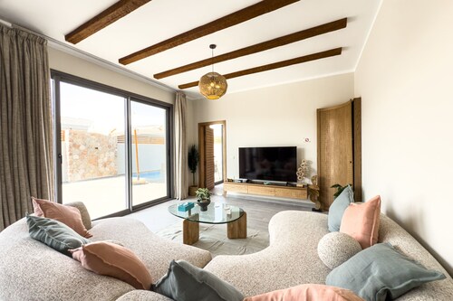 Elegance Serene 3 BDR Townhouse w / Private Pool @ Bali Gouna