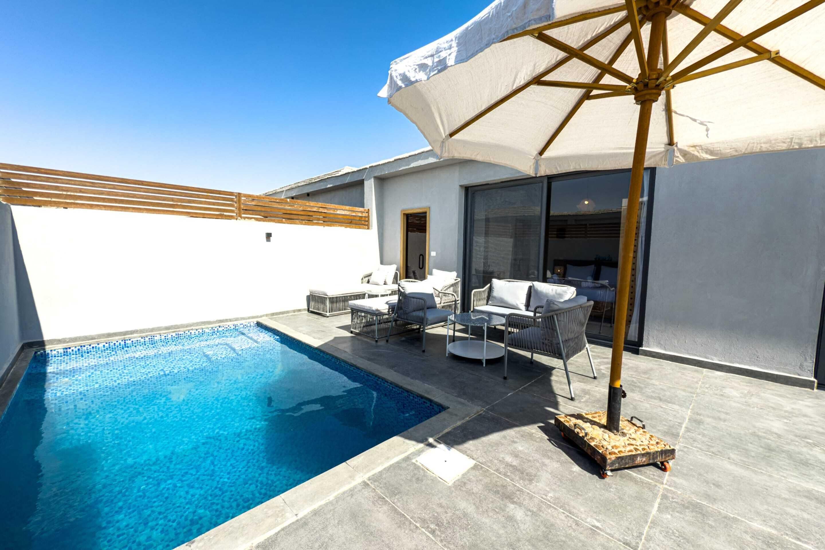 Basic-Villa | Pool | Innenpool, beheizter Pool