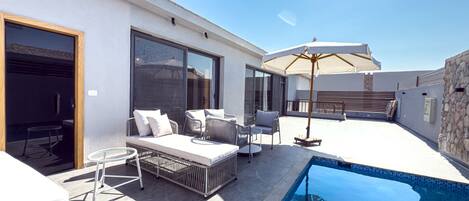 Vila Basic | Kolam renang | Kolam renang indoor dan sebuah kolam renang air hangat