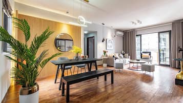 Comfort Suite, 2 Bedrooms, Kitchen, River View | Desk, laptop workspace, free WiFi, bed sheets