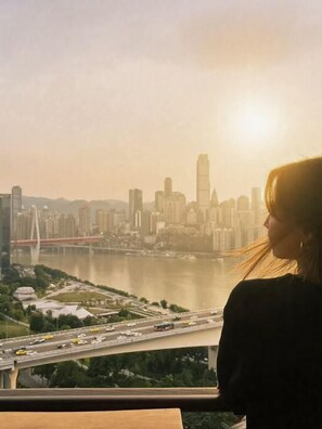 Phòng Suite tiện nghi đơn giản, quang cảnh sông | Hiên