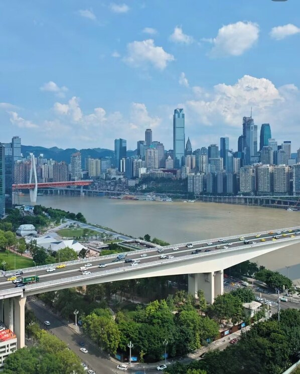 Phòng Suite tiện nghi đơn giản, quang cảnh sông | Hiên