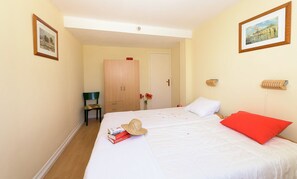 Iron/ironing board, free WiFi, bed sheets