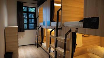 Free WiFi, bed sheets