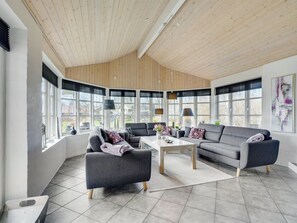Fernseher, Kamin
