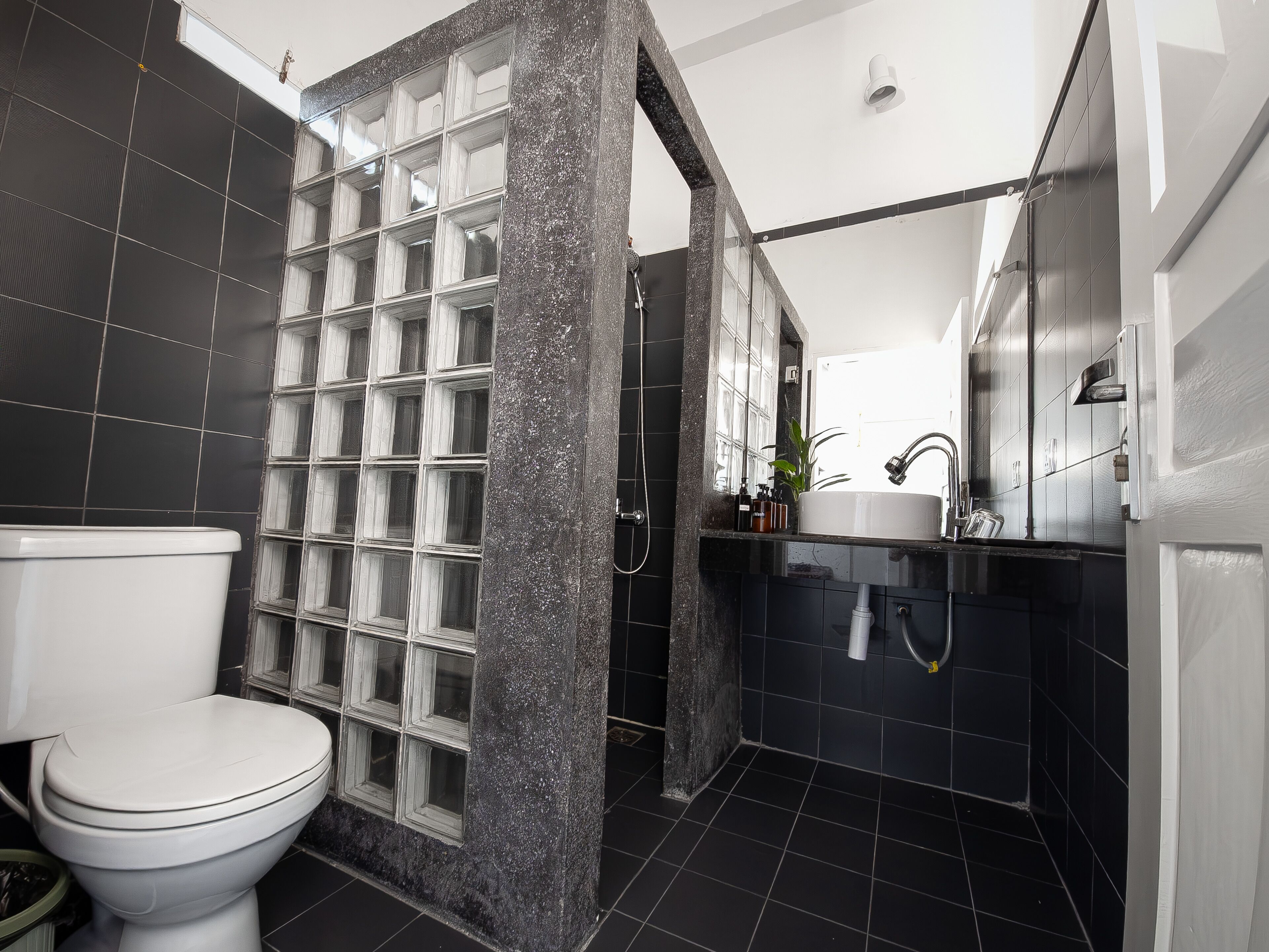 Standard Room | Bathroom | Shower, free toiletries, towels, soap