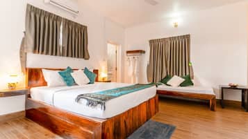 Ropa de cama de alta calidad, cubrecamas, escritorio y wifi gratis