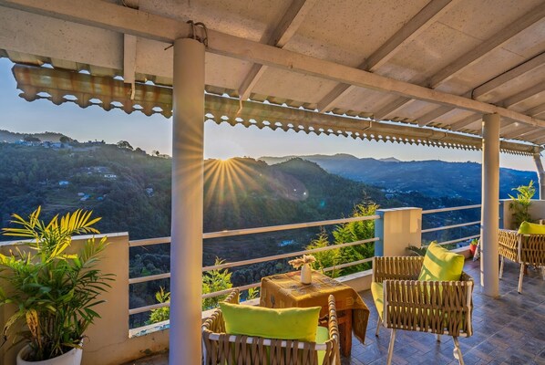 Deluxe Double Room, Mountain View | Balcony view - PACK Mukteshwar (Mukteshwar)