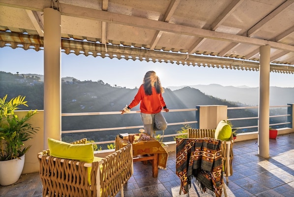 Deluxe Double Room, Mountain View | Balcony - PACK Mukteshwar (Mukteshwar)