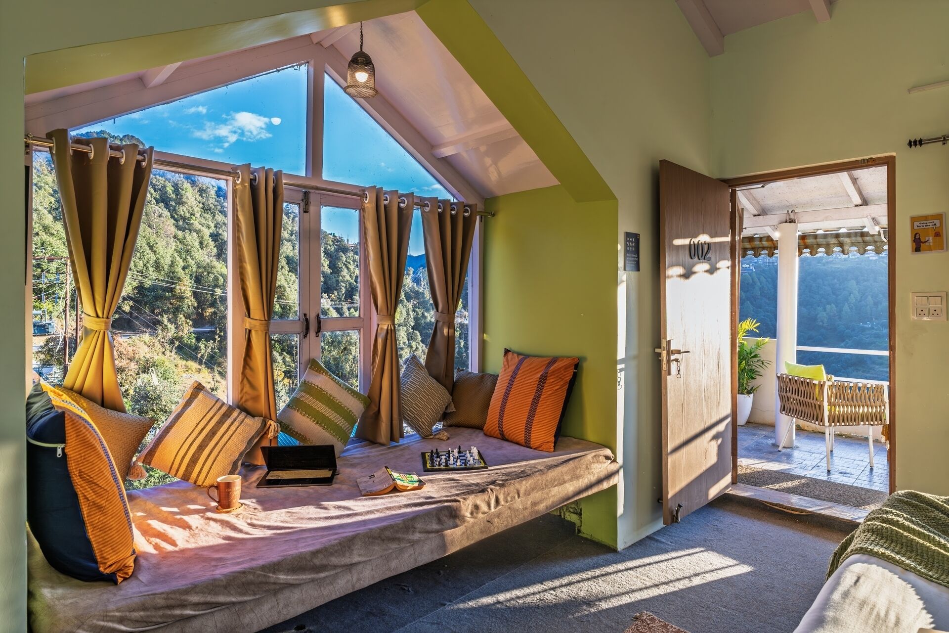 Deluxe Double Room, Mountain View | Laptop workspace, free WiFi