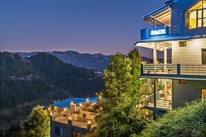 A Bed in 4 Bed Female Dorm with Ensuite Washroom - PACK Mukteshwar (Mukteshwar)