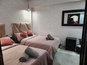 WiFi, bed sheets - Appartement Luxe Marrakech Hivernage - Swimming pool & Terrace (مراكش)
