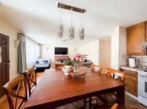 Dining - Ask Discount! 7 mins Nvidia!10 mins Levi's 4 Parks (Santa Clara)
