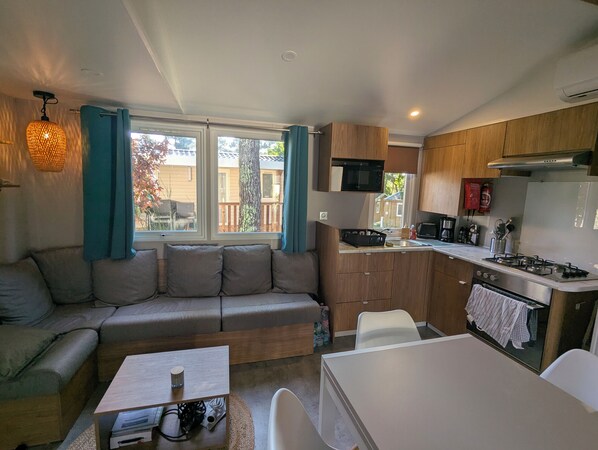 Micro-ondes, four, plaque de cuisson