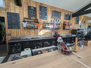 Bar (on property) - New 3-bedroom mobile home for 6 people in a 4* campsite (Lège-Cap-Ferret)