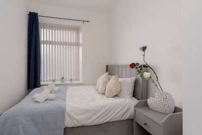 Nelson terrace- M65-contractors=food=shops-central-town-hospitals