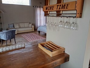 Interior - Rocky Sands - Klein Karoo R62 (Plathuis)