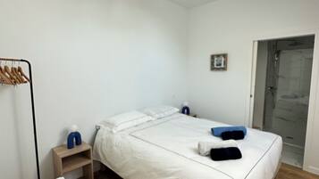 2 chambres, fer et planche à repasser, Wi-Fi, draps fournis