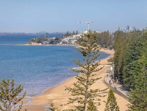 Una spiaggia nelle vicinanze