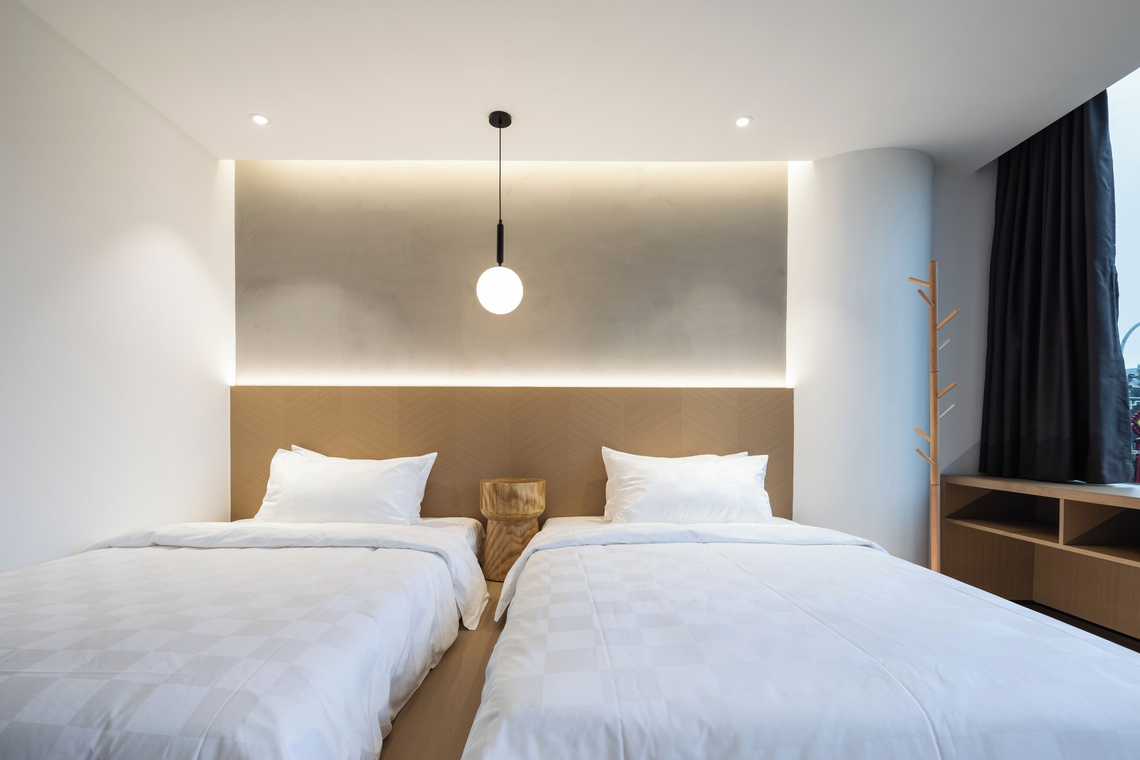 Deluxe Queen Room | Free WiFi, bed sheets