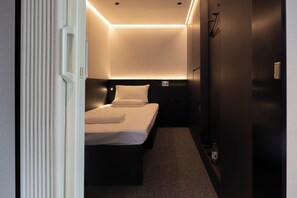 Capsule Room (Females Only) - Guangzhou Desti Youth Hostel - Rainbow Bridge Metro Station  (Guangzhou)