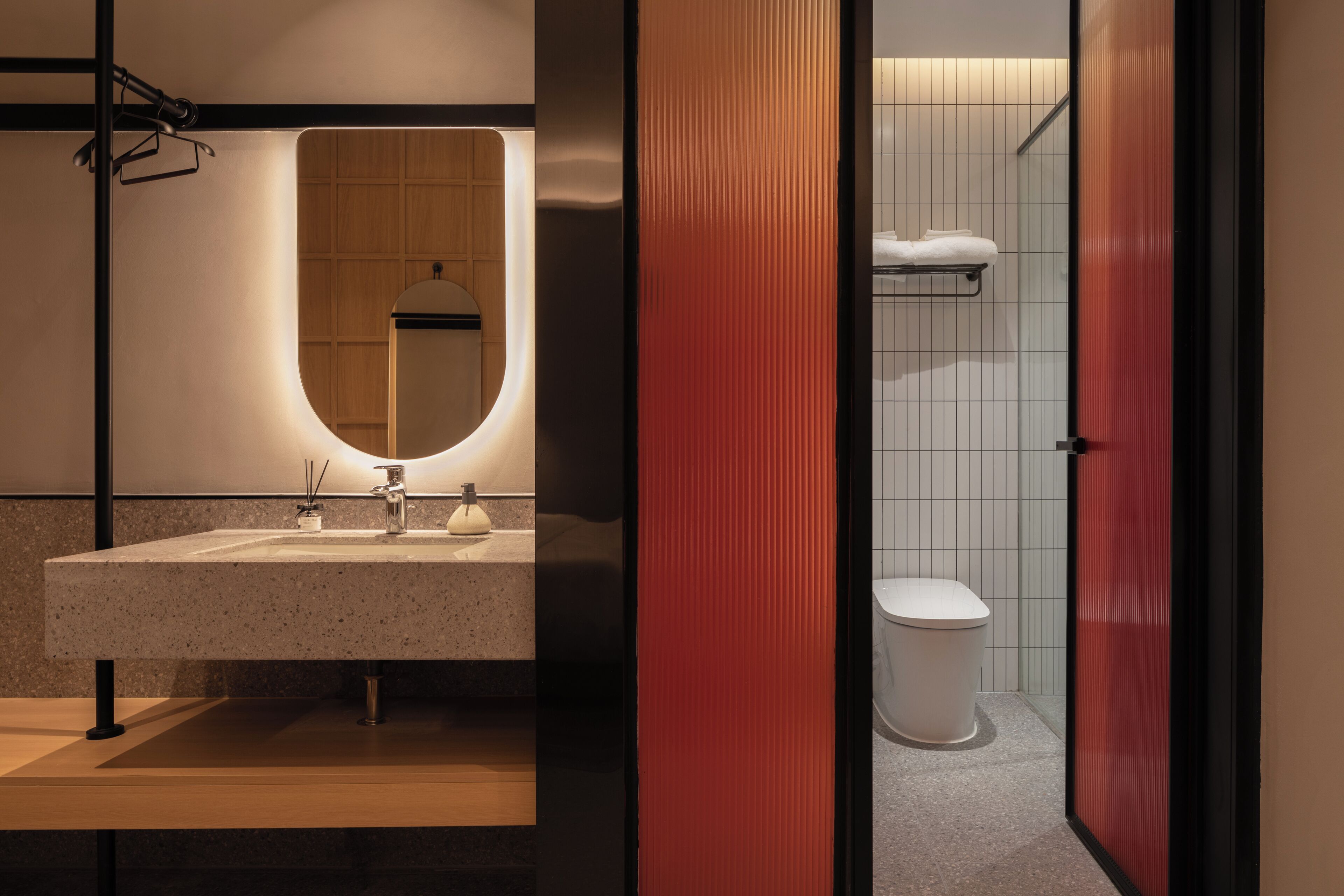 Comfort-Zimmer | Waschbecken im Bad