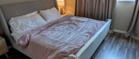 Iron/ironing board, WiFi, bed sheets