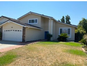 Exterior - Bright and Spacious Family Home in the South San Jose Bay Area (San Jose)