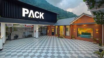 Bãi đậu xe tự phục vụ miễn phí