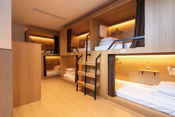 Economy Quadruple Room | Free WiFi - Shanghai Desti Youth Hostel - Jing 'an (Shanghai)