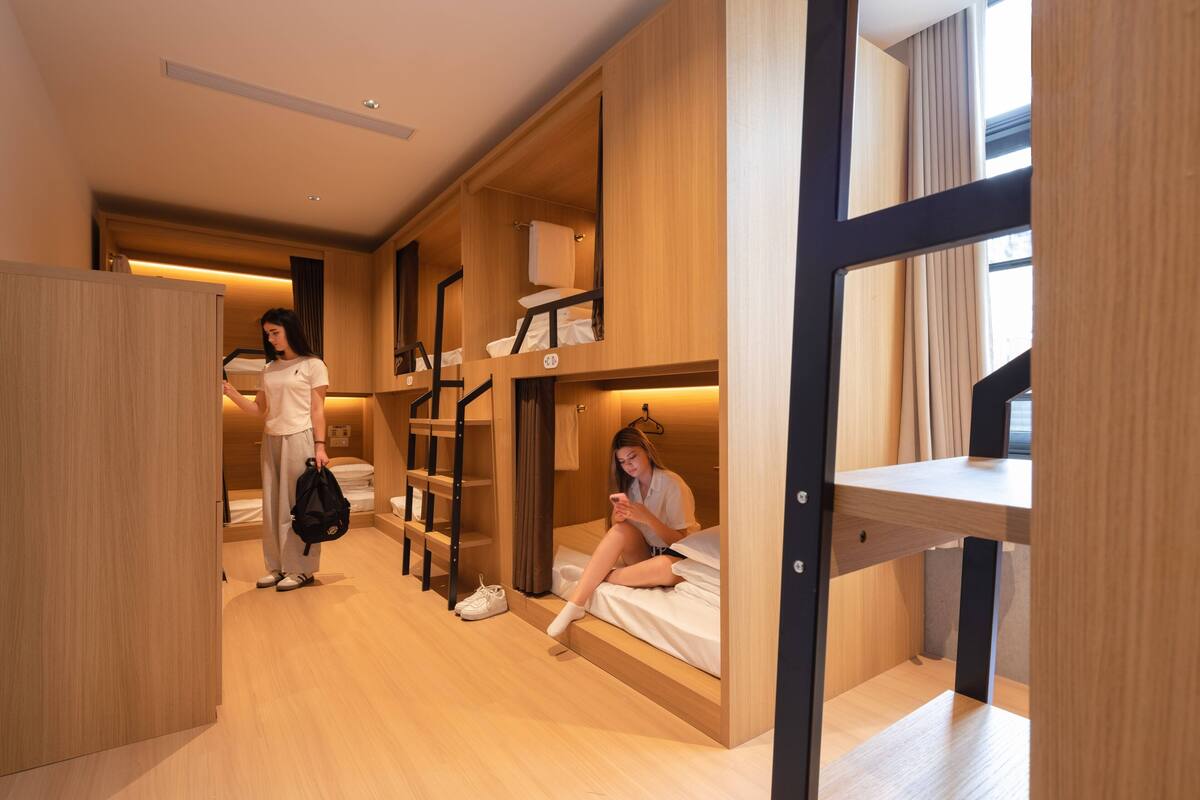 Luxe beddengoed, verduisterende gordijnen, gratis wifi, beddengoed