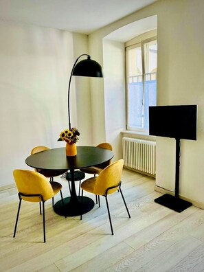 Dining - La Corte. One-bedroom apartment close to the Cathedral (Trento)
