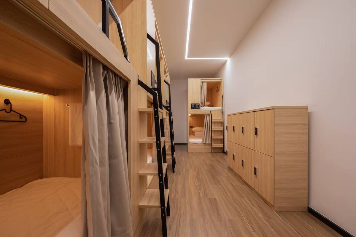 Bed in 8-Bed Male Dormitory Room | Free WiFi